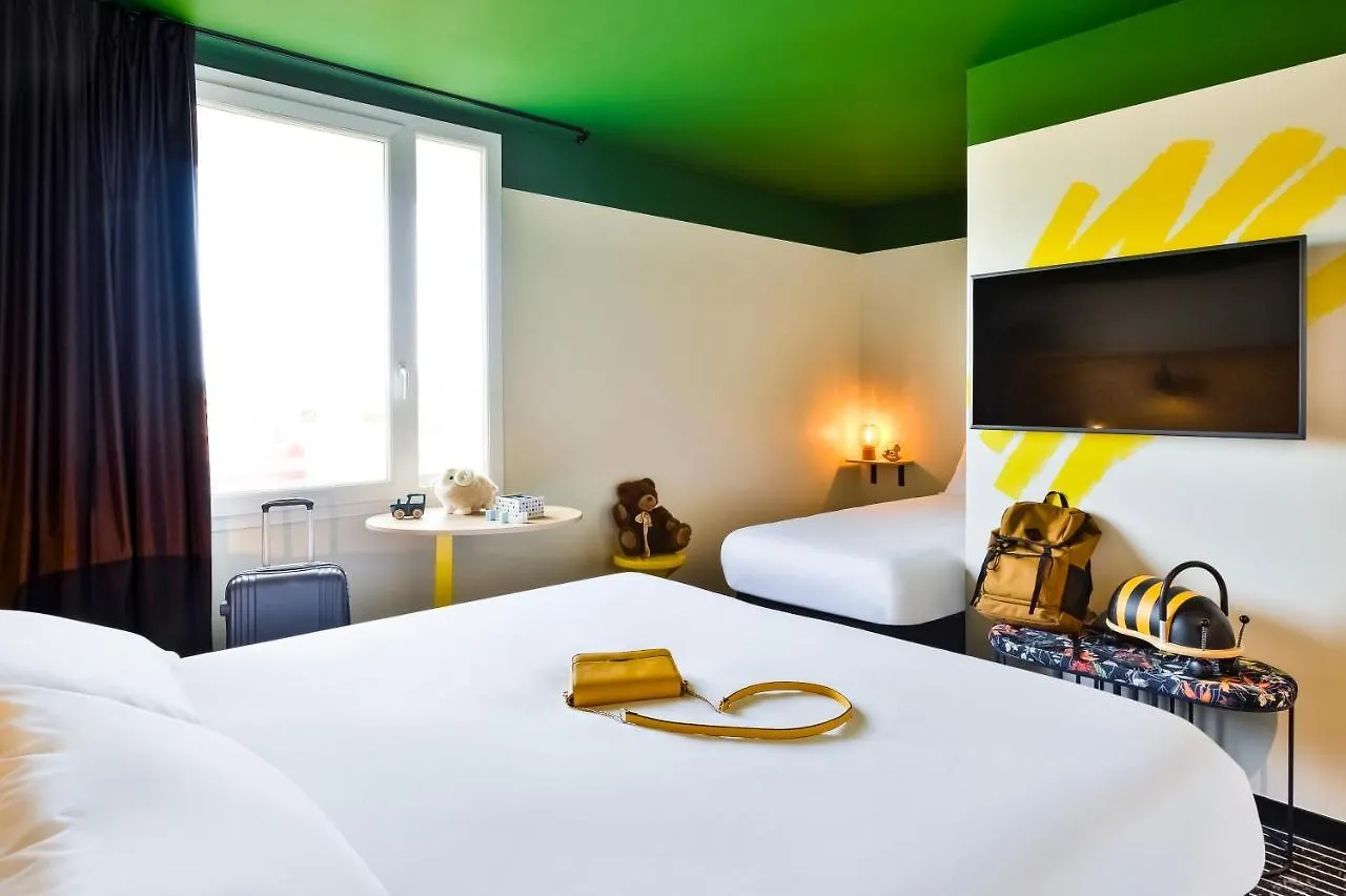 ibis Styles Lyon Meyzieu Stadium 3*,  France