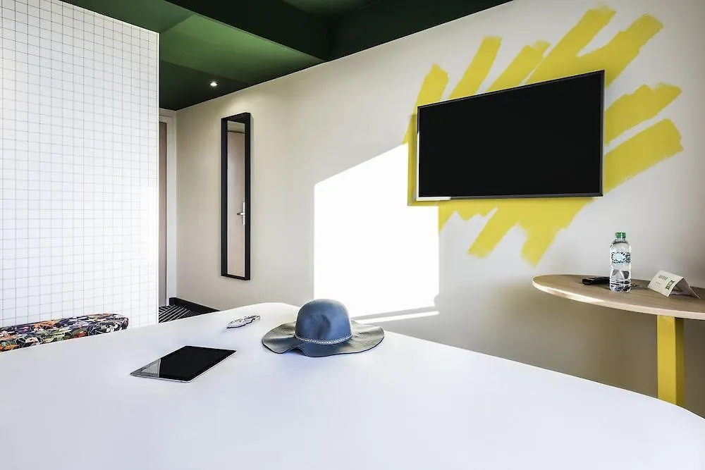 Ibis Styles Lyon Meyzieu Arena Stadium